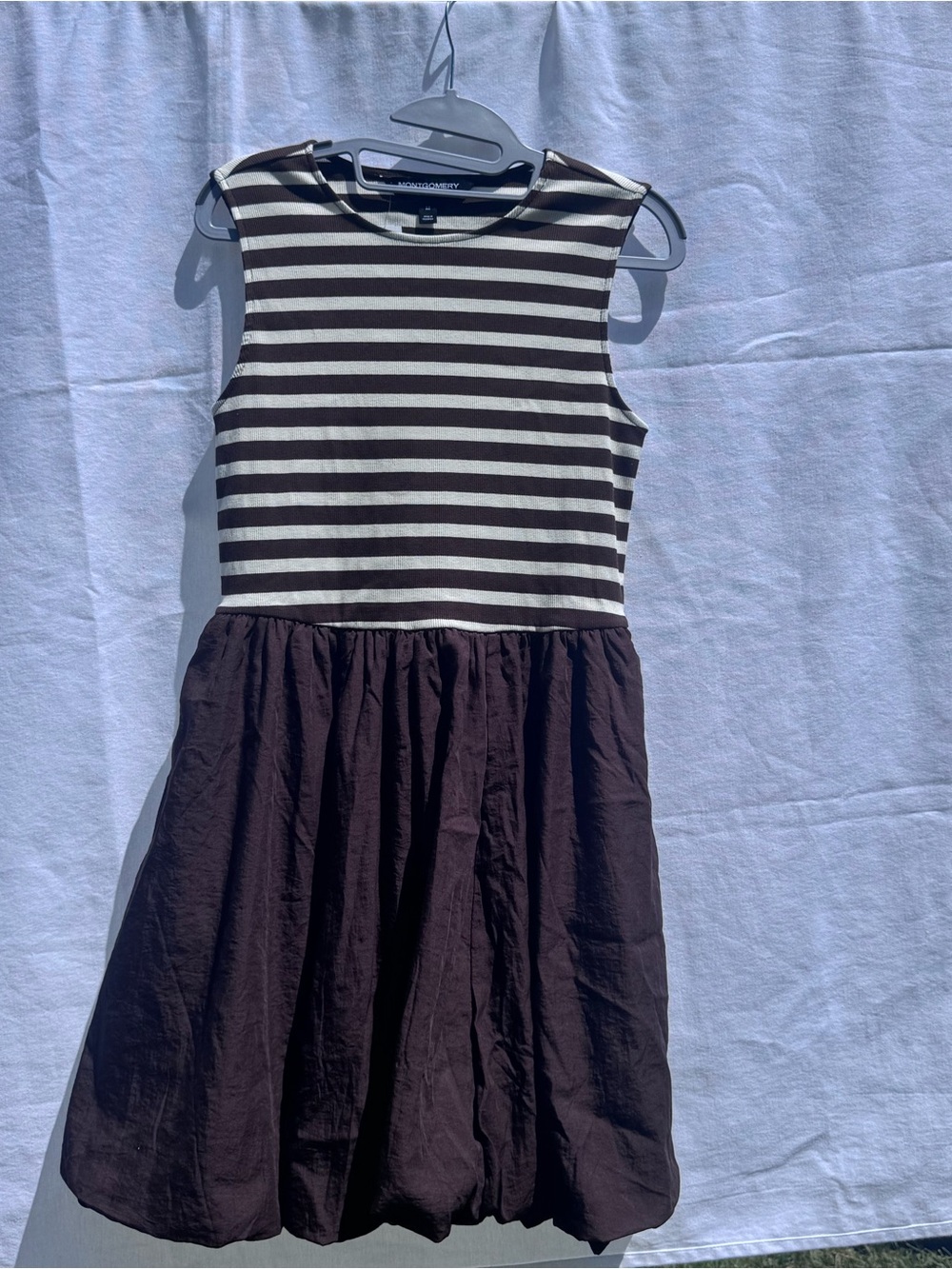 Striped Sleeveless Dress Pockets - Picture 8 of 9